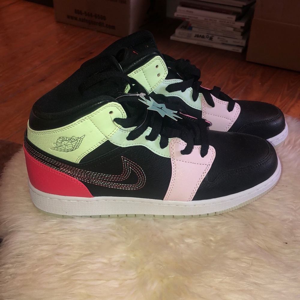 AIR JORDAN MULTI COLOR GLOW IN THE DARK